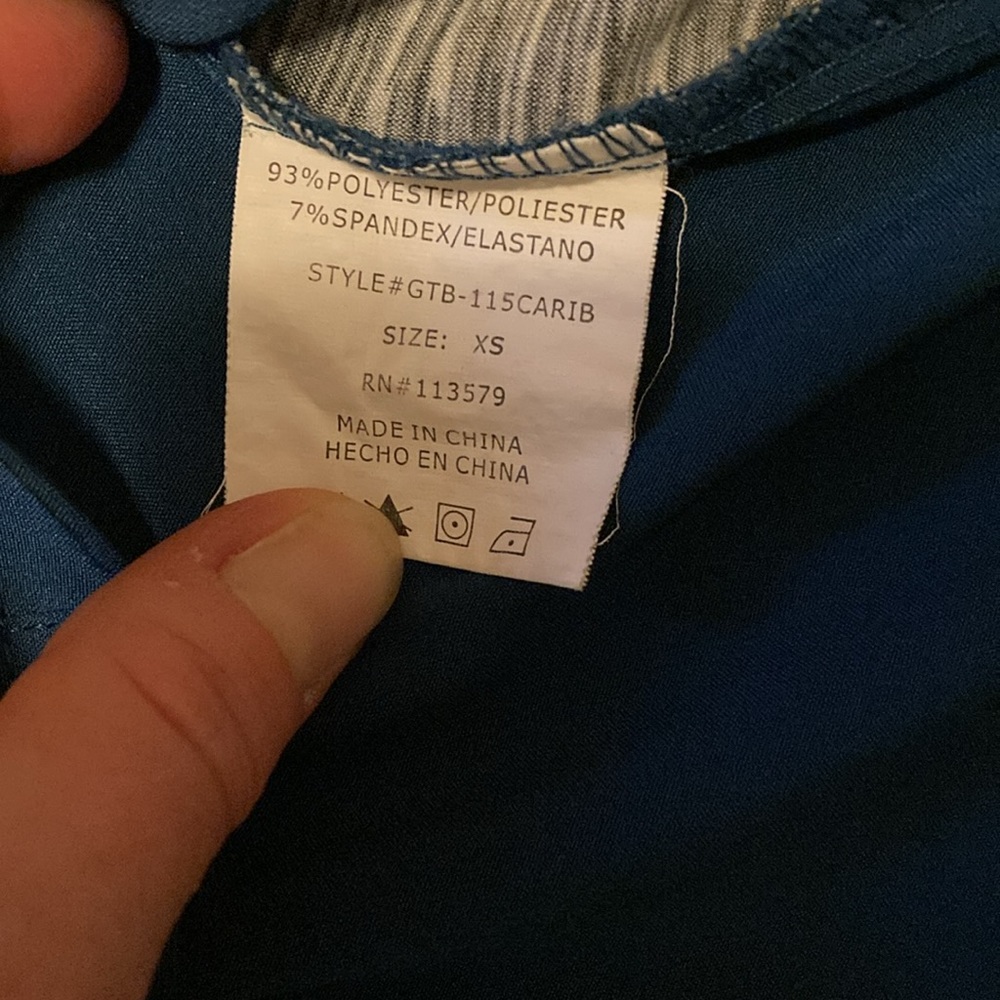 Scrub top - Picture 2 of 3
